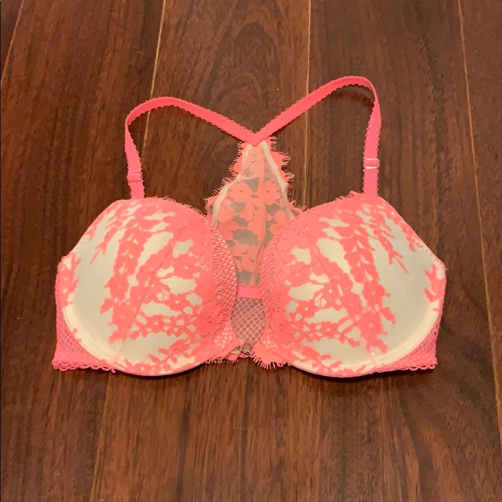 V.S. Lace bra